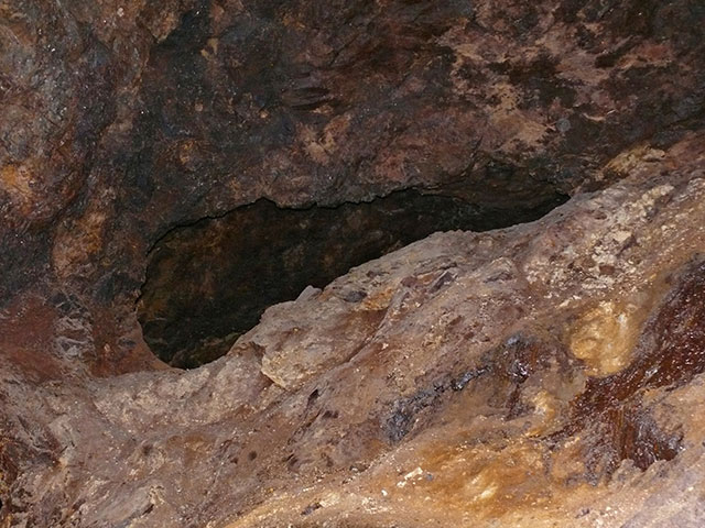 Mystische Höhle im Silberberg